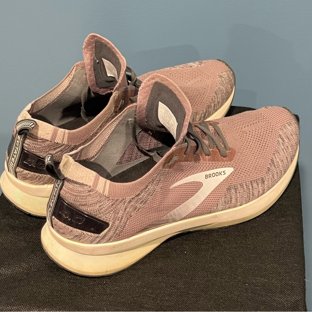 Brooks Levitate 4.0 Running Shoes Knit Athletic Mauve
Sneakers Women’s 10.5 - Picture 9 of 10